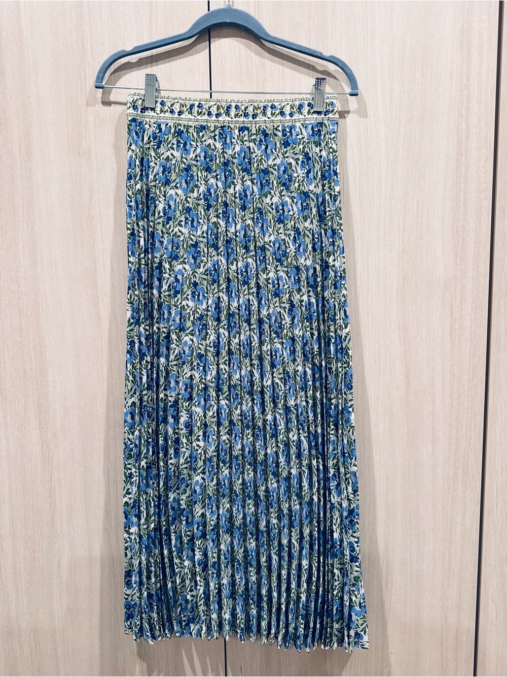 Max Studio Blue and Green Floral Pleated Maxi Skirt Sz M